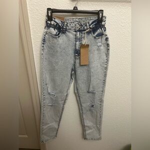Brand New Vanilla Star High Rise Mom Jeans